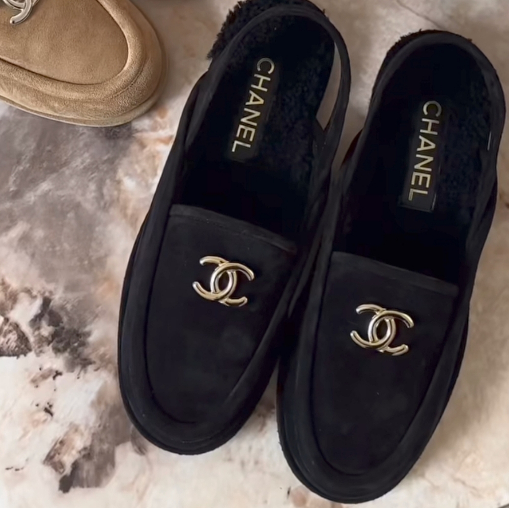 CHANEL💯CC Black + Gold Shearling Fur 🎀 Slingback Loafers In Suede 38.5 IT - Picture 3 of 13